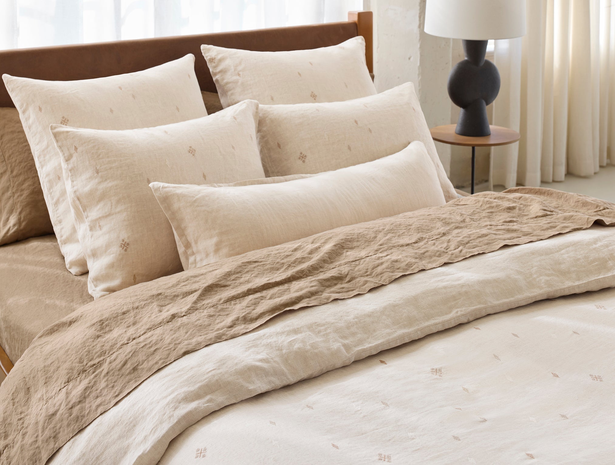 Cambria Embroidered Organic Linen Duvet Cover - Image 3