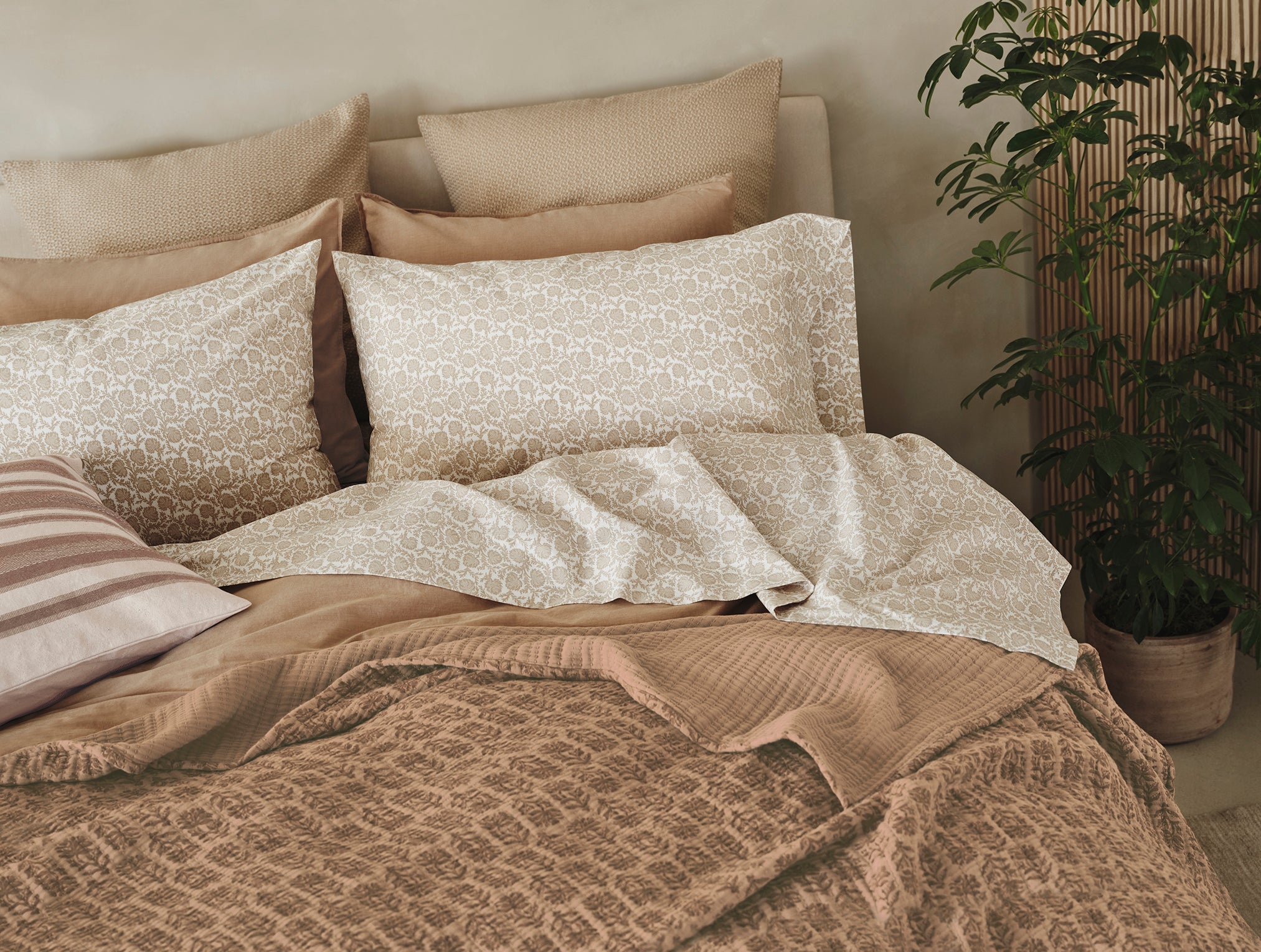 Mirada Organic Matelasse Coverlet - Image 2