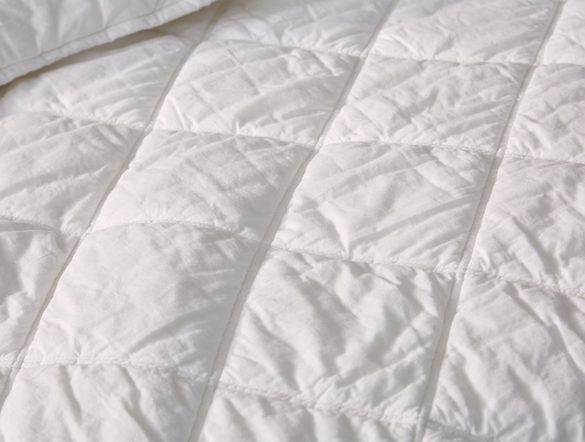 Diamond-Stitched Organic Cotton Comforter - Image 3