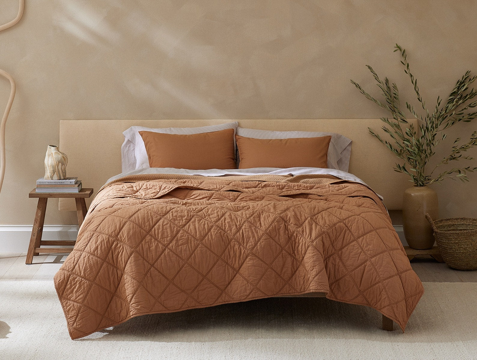Diamond-Stitched Organic Cotton Comforter - Image 4